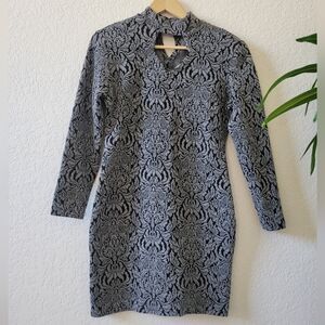 Impromptu Gray Patterned Mini Dress with Long Sleeves size 6